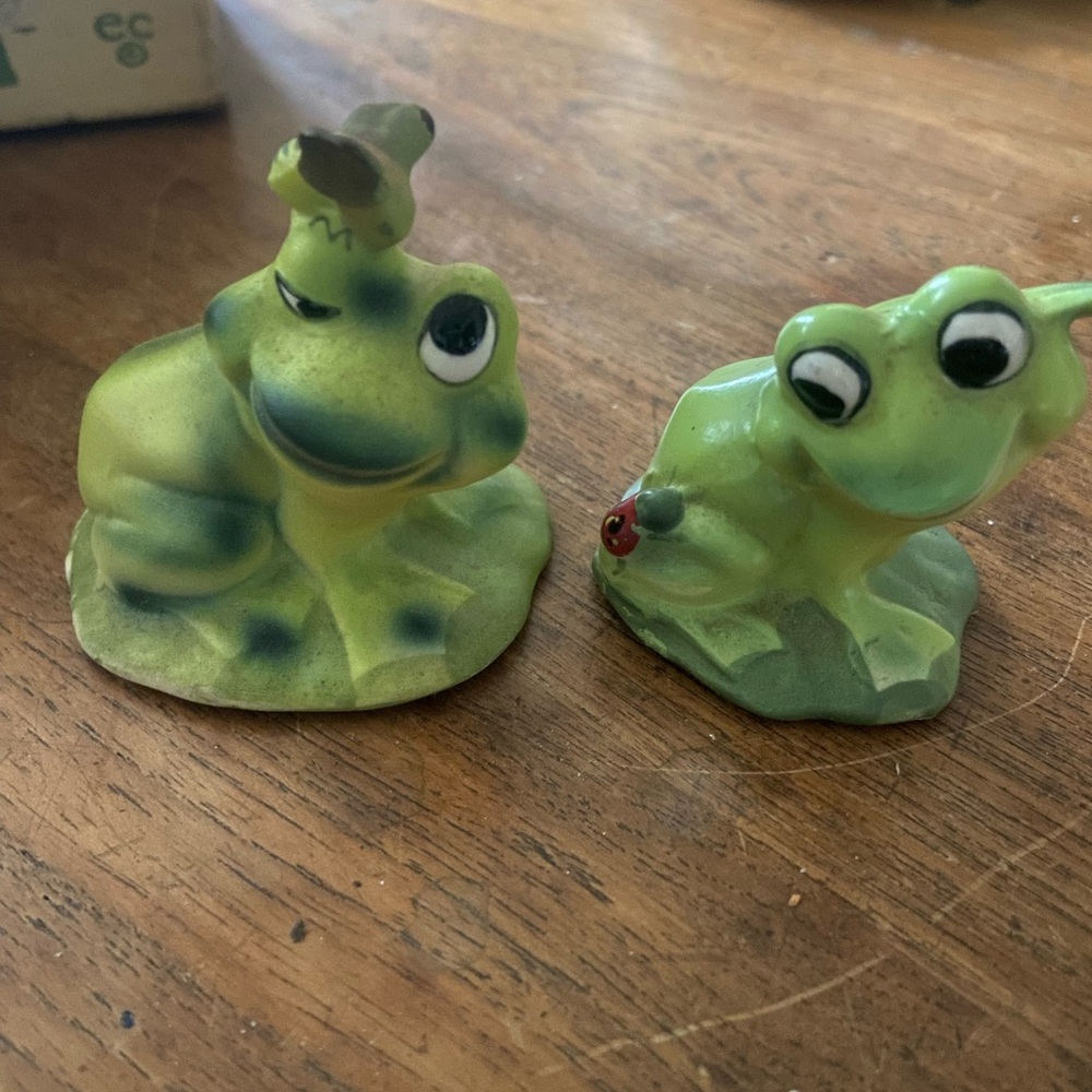 2 Vintage Josef Ceramic Frogs Set